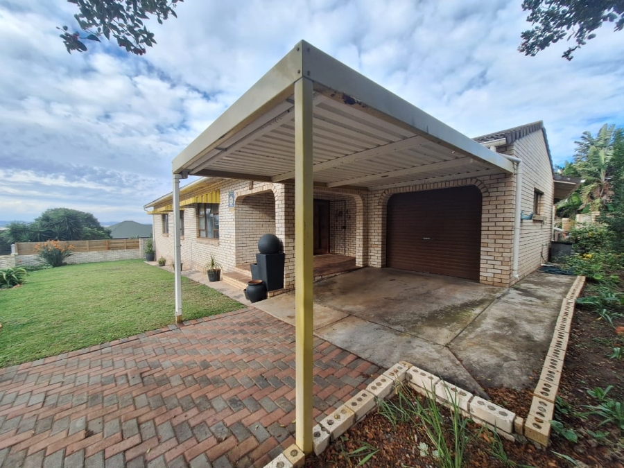 3 Bedroom Property for Sale in Wavecrest Eastern Cape